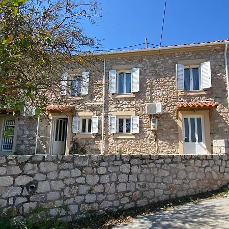 Lakis Barbajonn's Stone House * Foutia