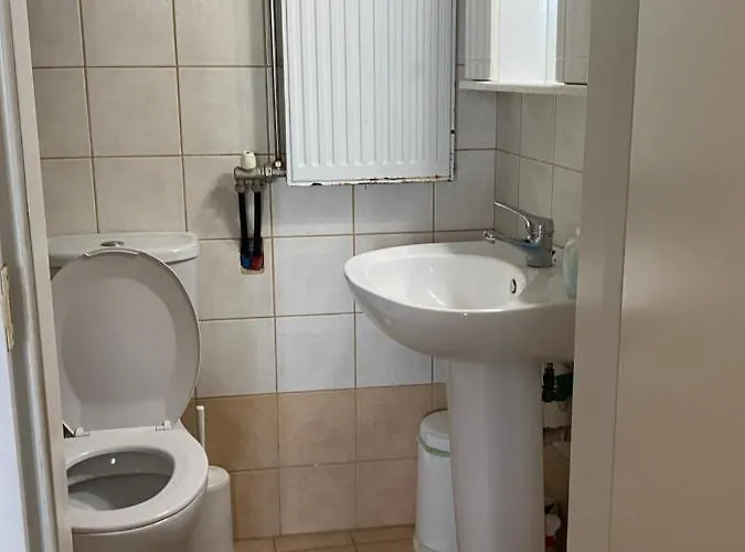 Lakis Barbajonn's Stone House Foutia