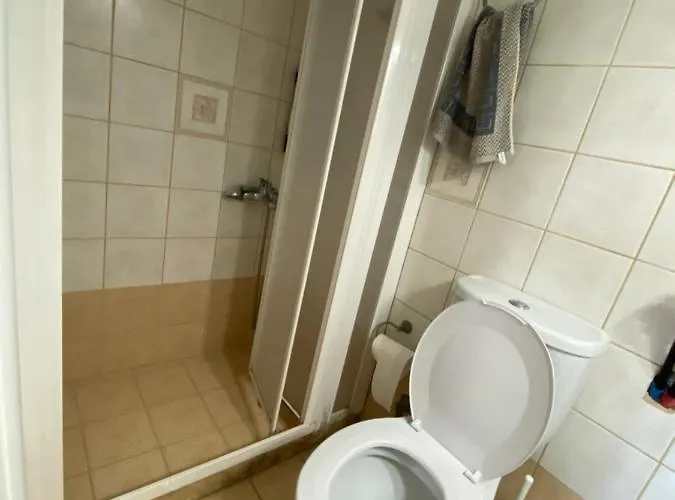 Lakis Barbajonn's Stone House * Foutia