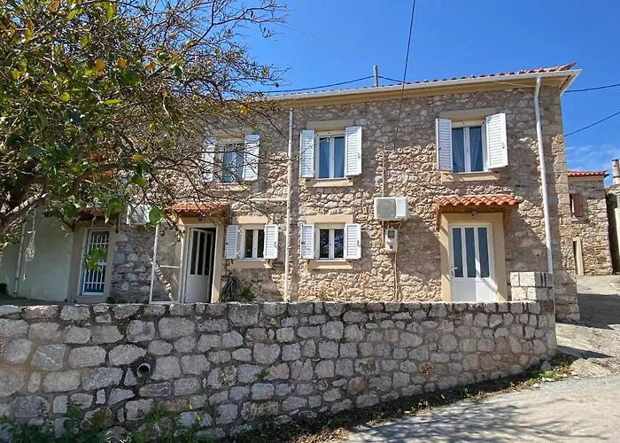 Lakis Barbajonn's Stone House * Foutia