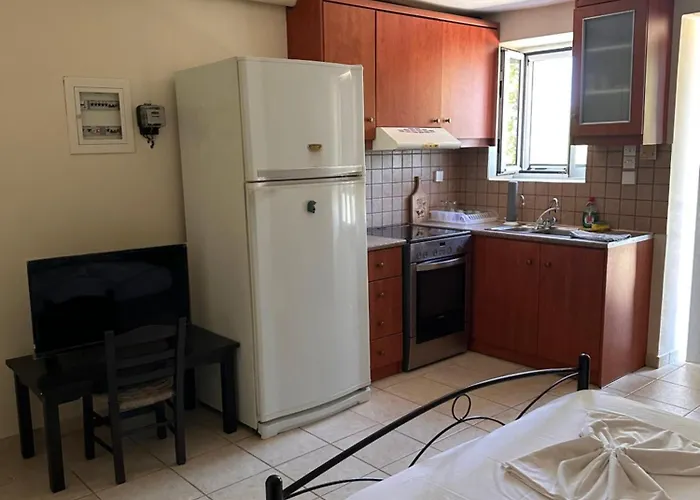 Lakis Barbajonn's Stone House Апартаменты Foutia