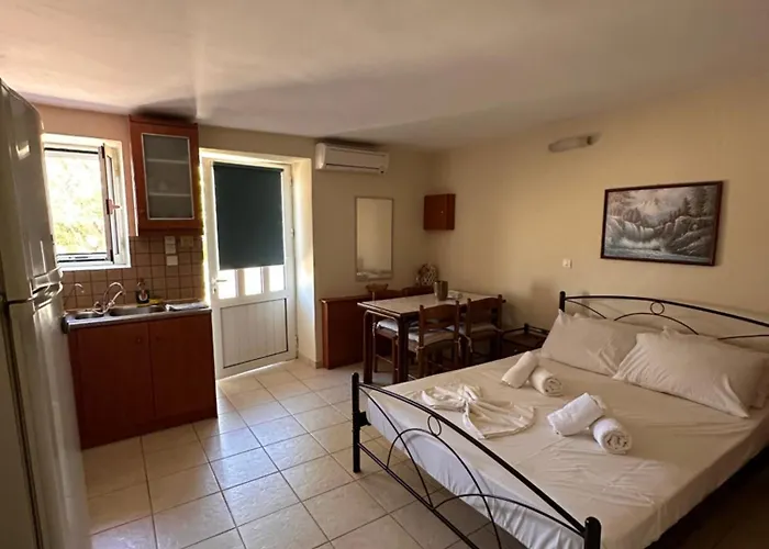 Lakis Barbajonn's Stone House Foutia